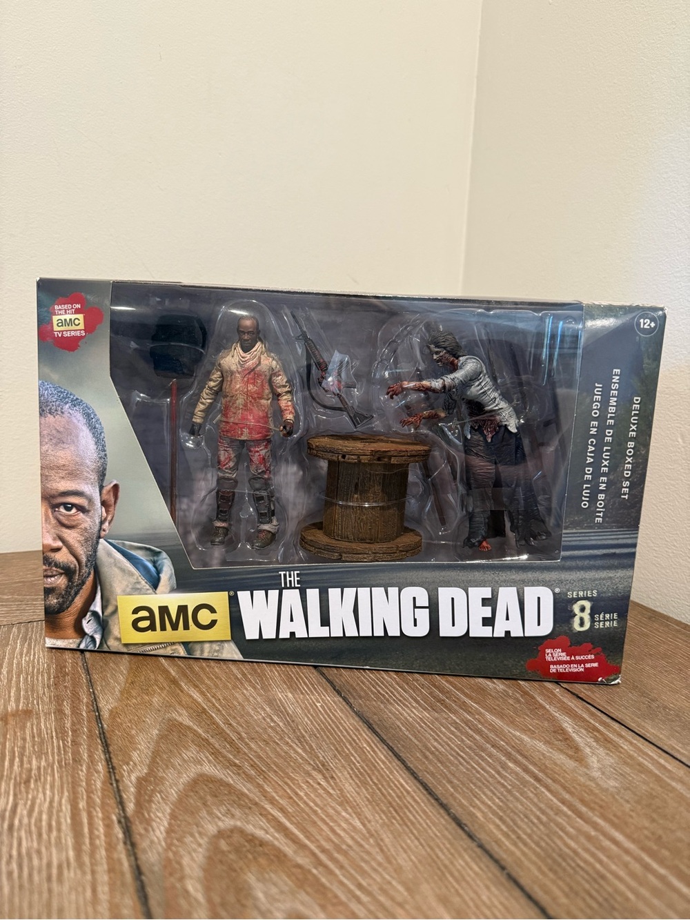 McFarlane The Walking Dead Morgan with Impaled Walker Deluxe Boxed Set *box Wear